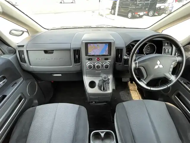 三菱 デリカＤ：５ G－Power package 和歌山県 2011(平23)年 11.9万km ウォームホワイトP/クールシルバー (株)IDOMが運営する【じしゃロン和歌山店】の自社ローン専用車両になります。こちらは現金またはオートローンご利用時の価格です。自社ローンご希望の方は別途その旨お申付け下さい/電動格納ミラー/両側パワースライドドア/ビルトインETC/横滑り防止/パドルシフト/クルーズコントロール/ステアリングスイッチ/革巻きステアリング/オートライト/オートエアコン/社外SDナビ(AM/FM/CD/DVD/TV/BT)/フルセグTV/バックカメラ/ALPINE後席モニター/純正フロアマット/スペアキー/取扱説明書/ナビ取扱説明書/保証書/ワンオーナー