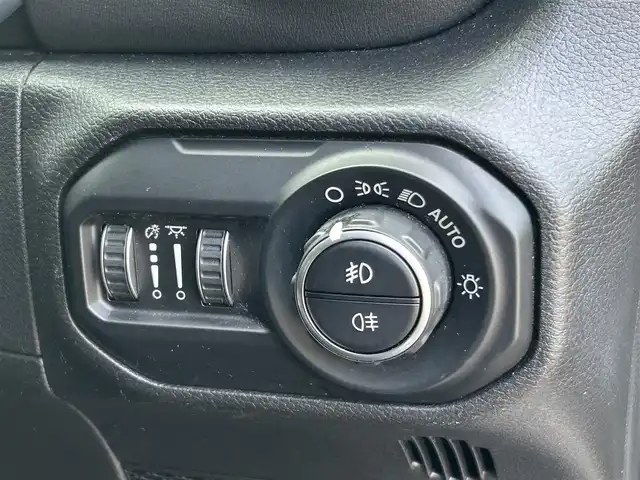 クライスラー・ジープ ジープ ラングラー アンリミテッド サハラ 福岡県 2020(令2)年 6.2万km ブラック アダプティブクルーズコントロール/ブラインドスポットモニター/レーンキープアシスト/黒革シート/シートヒーター/アルパインウーハー　/純正ナビ/Ａｐｐｌｅｃａｒｐｌａｙ/ａｎｄｒｏｉｄａｕｔｏ　/フルセグTV/バックカメラ　/サイドカメラ　/ステアリングスイッチ/前後ドライブレコーダー/純正18インチアルミホイール/ETC2.0/取扱説明書/保証書/スペアキー×1