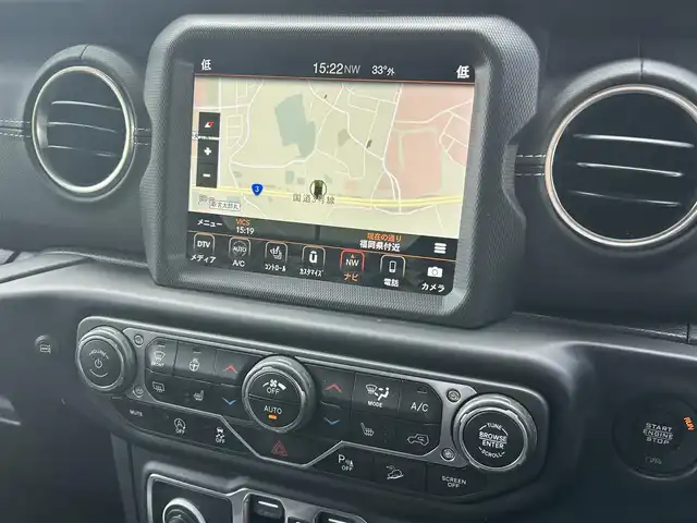 クライスラー・ジープ ジープ ラングラー アンリミテッド サハラ 福岡県 2020(令2)年 6.2万km ブラック アダプティブクルーズコントロール/ブラインドスポットモニター/レーンキープアシスト/黒革シート/シートヒーター/アルパインウーハー　/純正ナビ/Ａｐｐｌｅｃａｒｐｌａｙ/ａｎｄｒｏｉｄａｕｔｏ　/フルセグTV/バックカメラ　/サイドカメラ　/ステアリングスイッチ/前後ドライブレコーダー/純正18インチアルミホイール/ETC2.0/取扱説明書/保証書/スペアキー×1