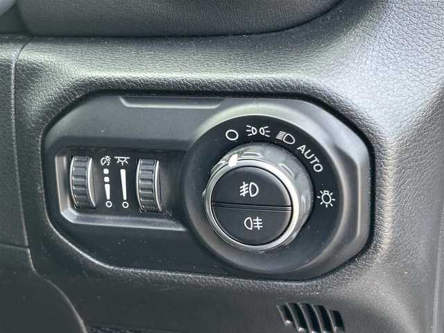 クライスラー・ジープ ジープ ラングラー アンリミテッド サハラ 福岡県 2020(令2)年 6.2万km ブラック アダプティブクルーズコントロール/ブラインドスポットモニター/レーンキープアシスト/黒革シート/シートヒーター/アルパインウーハー　/純正ナビ/Ａｐｐｌｅｃａｒｐｌａｙ/ａｎｄｒｏｉｄａｕｔｏ　/フルセグTV/バックカメラ　/サイドカメラ　/ステアリングスイッチ/前後ドライブレコーダー/純正18インチアルミホイール/ETC2.0/取扱説明書/保証書/スペアキー×1
