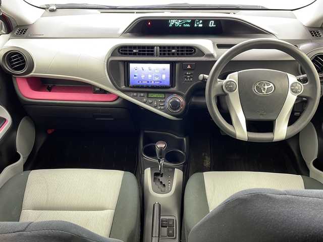 トヨタ アクア S 岐阜県 2012(平24)年 7.6万km スーパーレッドⅤ メモリナビ（Bluetooth接続、USB接続、DVD再生）/フルセグテレビ/バックカメラ/プッシュスタート/ビルトインETC/アイドリングストップ/ドライブレコーダー/プッシュスタート