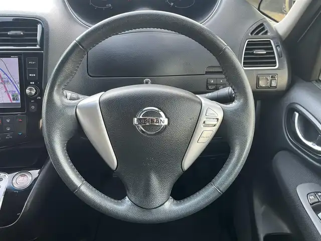 日産 セレナ ハイウェイS S HV Aセーフ 滋賀県 2015(平27)年 8.3万km ブリリアントホワイトパール アドバンスドセーフティーパッケージ/・衝突被害軽減ブレーキ/・踏み間違い衝突防止アシスト/・アラウンドビューモニター/・クリアランスソナー /純正ナビ/(Bluetooth/CD/USB/AUX/iPod/フルセグ)/LKA/ESC/後席モニター/ウォークスルー/両側パワースライドドア/LEDライト/オートライト/後席ロールサンシェード/純正フロアマット/ETC/取扱説明書