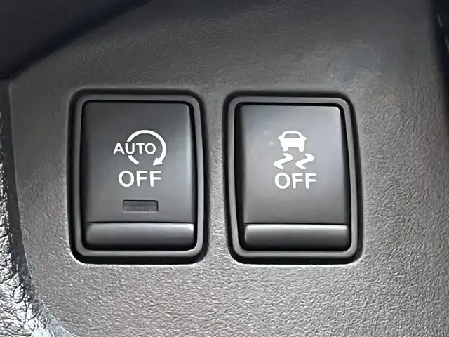 日産 セレナ ハイウェイS S HV Aセーフ 滋賀県 2015(平27)年 8.3万km ブリリアントホワイトパール アドバンスドセーフティーパッケージ/・衝突被害軽減ブレーキ/・踏み間違い衝突防止アシスト/・アラウンドビューモニター/・クリアランスソナー /純正ナビ/(Bluetooth/CD/USB/AUX/iPod/フルセグ)/LKA/ESC/後席モニター/ウォークスルー/両側パワースライドドア/LEDライト/オートライト/後席ロールサンシェード/純正フロアマット/ETC/取扱説明書