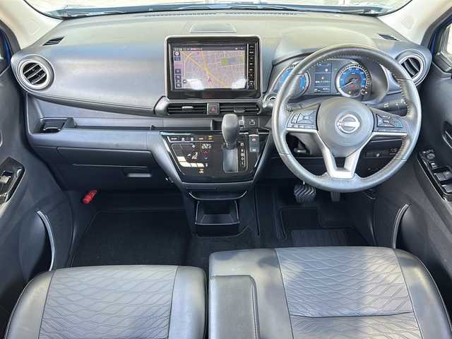 日産 デイズ HWS X アーバンクロム プロパイロットED 静岡県 2023(令5)年 0.5万km オーシャンブルーP 純正ナビ/・FM/・AM/・Bluetooth/・HDMI/・フルセグTV/主要装備/・プロパイロット/・レーダークルコン/・アラウンドビューモニター/・ＬＥＤヘッドライト/・コーナーセンサー/・ＥＴＣ/・ハーフレザーシート/・アイドリングストップ/・ドライブレコーダー/・エマージェンシーブレーキ/・車線逸脱警報/・クロストラフィックアラート