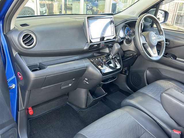 日産 デイズ HWS X アーバンクロム プロパイロットED 静岡県 2023(令5)年 0.5万km オーシャンブルーP 純正ナビ/・FM/・AM/・Bluetooth/・HDMI/・フルセグTV/主要装備/・プロパイロット/・レーダークルコン/・アラウンドビューモニター/・ＬＥＤヘッドライト/・コーナーセンサー/・ＥＴＣ/・ハーフレザーシート/・アイドリングストップ/・ドライブレコーダー/・エマージェンシーブレーキ/・車線逸脱警報/・クロストラフィックアラート