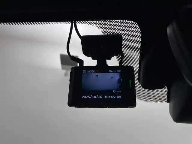 レクサス ＲＣ 300h Fスポーツ 鹿児島県 2024(令6)年 0.1万km グラファイトブラックガラスフレーク メーカー10.3インチSDナビ/（フルセグTV/Bluetooth/AUX・USB/FM/AM)/バックカメラ/オレンジキャリパー/ビルトインETC2.0/前後ドライブレコーダー/（TZ-DR210）/レクサスセーフティシステムプラス/プリクラッシュセーフティ/レーントレーシングアシスト/ブラインドスポットモニター/クリアランスソナー/レーダークルーズコントロール/パドルシフト/黒レザーシート/D/N席パワーシート（D席メモリ付き）/前席シートヒーター/前席シートベンチレーション/3眼LEDオートライト/オートマチックハイビーム/電動パーキング/オートブレーキホールド/純正フロアマット