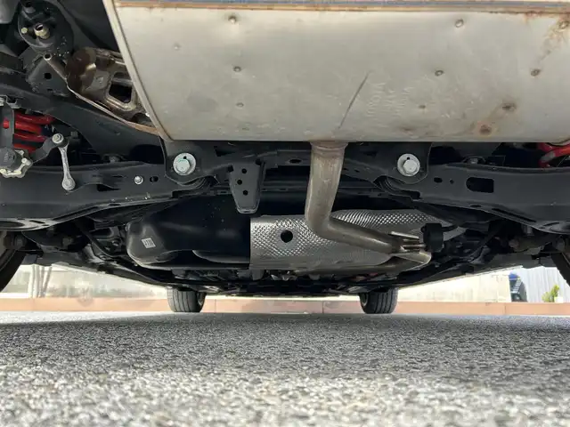 トヨタ プリウス ＰＨＶ S GRスポーツ 滋賀県 2021(令3)年 3.2万km プラチナホワイトパールマイカ 純正8インチディスプレイオーディオ/（FM/AM/フルセグ/Bluetooth/USB）/バックカメラ/ETC/ドライブレコーダー/テレビキャンセラー/トヨタセーフティーセンス/・ブレーキアシスト/・プリクラッシュブレーキアシスト/・ヒルスタート（坂道発進）アシスト/・前方衝突防止支援システム/・TCS（トラクションコントロールシステム）/・VDC（ビークルダイナミクスコントロール）/・レーンキープアシスト/・車間自動制御システム/・ASCD（オートスピードコントロール装置）/・ABS（アンチロックブレーキシステム）/・標識検知機能/・盗難防止アラーム/運転席・助手席シートヒーター/電動格納ミラー/ステアリングスイッチ/オートライト/オートハイビーム/LEDヘッドライト/フロントフォグ/フルオートエアコン/プッシュスタート/スマートキー/スペアキー/純正フロアマット/ドアバイザー/充電ケーブル付属