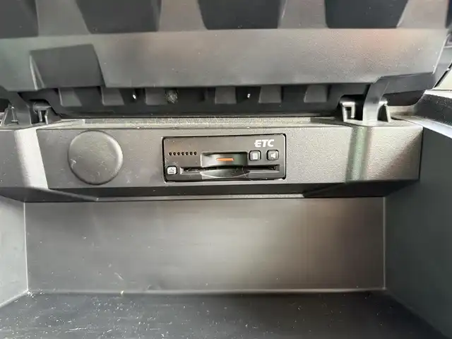 スズキ ソリオ バンディット HV MV 京都府 2016(平28)年 11.2万km スーパーブラックパール 4WD/ワンオーナー/記録簿R1、R3、R5/デュアルカメラブレーキサポート/誤発進抑制機能/車線逸脱警報機能/ふらつき警報機能/クルーズコントロール/カロッツェリア8インチメモリーナビ、地デジ/  Bluetooth/CD/DVD/バックカメラ/ユピテル前後ドライブレコーダー/ステアリングスイッチ/ビルトインETC/LEDヘッドランプ/両側パワースライドドア /社外本革調シートカバー/保証書/取扱説明書/スペアキー