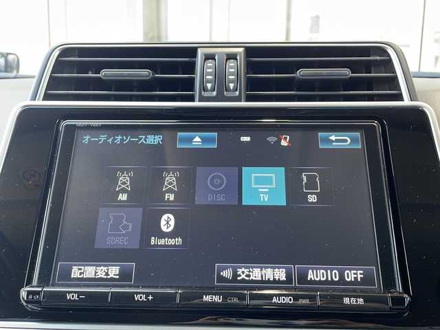 トヨタ ランドクルーザー プラド TX 静岡県 2018(平30)年 4.1万km アティチュードブラックマイカ 【安全装備】/トヨタセーフティセンス/レーダークルーズコントロール/プリクラッシュセーフティ/（ミリ波レーダー・単眼カメラ・昼歩行者検知機能付）/（対車両：自車車速域約10km/hから最高速度：最大約40km/h減速可）/（対歩行者：自車車速域約10km/hから80km/h間：最大約30km/h減速可）/オートマチックハイビーム /（作動車速：30km/以上時）/レーンディパーチャーアラート（LDA）/（作動車速：50km/h以上時）/【主要装備】/純正ナビ　/ステアリングスイッチ　/ヘッドライトウォッシャー　/バックカメラ　/ＬＥＤヘッドライト　/プッシュスタート　/スマートキー　/純正１７インチアルミ/フルセグテレビ/ETC