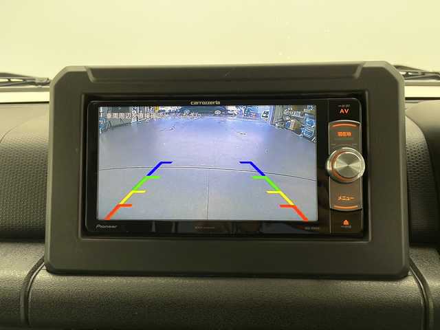 スズキ ジムニー XL 長野県 2020(令2)年 2.1万km シフォンアイボリーM 4WD/社外SDナビ/Bluetooth/CD/DVD/フルセグTV/ETC/バック・フロントカメラ/前方カメラモニター/シートヒーター/横滑り防止装置/衝突被害軽減システム/盗難防止装置/ドアミラーヒーター/ライトデベライザー/ルーフラック/純正16インチAW装着/純正フロアマット/スペアタイヤ/スペアタイヤカバー/背面タイヤ/オートライト/オートマチックハイビーム/LEDヘッドライト/スマートキー/スペアキー1本