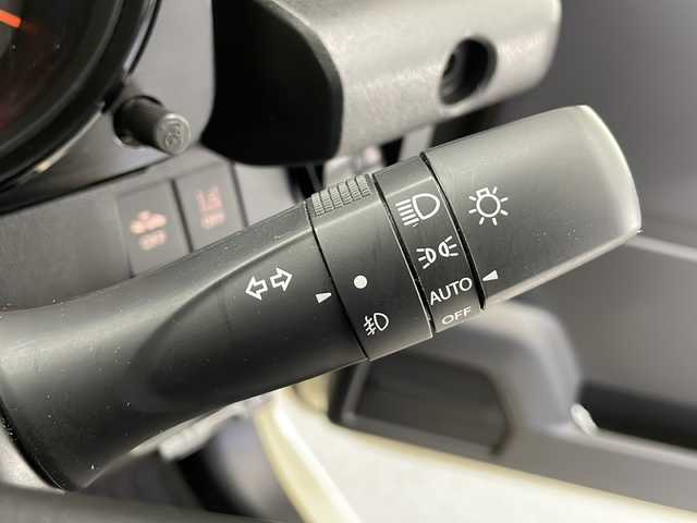 スズキ ジムニー XL 長野県 2020(令2)年 2.1万km シフォンアイボリーM 4WD/社外SDナビ/Bluetooth/CD/DVD/フルセグTV/ETC/バック・フロントカメラ/前方カメラモニター/シートヒーター/横滑り防止装置/衝突被害軽減システム/盗難防止装置/ドアミラーヒーター/ライトデベライザー/ルーフラック/純正16インチAW装着/純正フロアマット/スペアタイヤ/スペアタイヤカバー/背面タイヤ/オートライト/オートマチックハイビーム/LEDヘッドライト/スマートキー/スペアキー1本