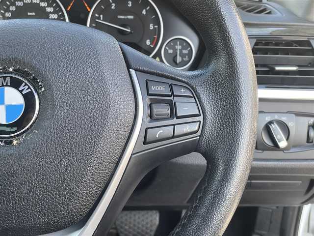 ＢＭＷ ３２０ｄ ラグジュアリー 長野県 2014(平26)年 12.1万km パール 純正ナビ（FM/AM、CD、DVD、BT）/バックカメラ/アイドリングストップ/クルーズコントロール追従有/前席パワーシート/前後ドライブレコーダー/レーンキープアシスト/横滑り防止装置/前後コーナーセンサー/D席メモリシート/ダブルサイドエアバック/カーテンエアバック/社外フロアマット/純正１７AW/キセノンヘッドライト/スマートキー/保証、取扱説明書