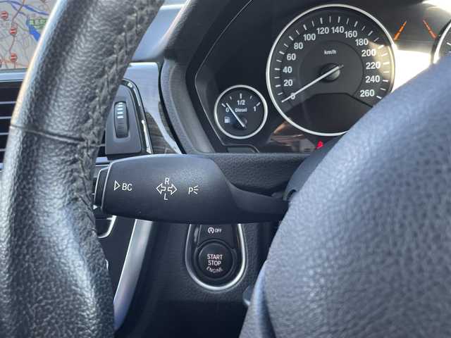 ＢＭＷ ３２０ｄ ラグジュアリー 長野県 2014(平26)年 12.1万km パール 純正ナビ（FM/AM、CD、DVD、BT）/バックカメラ/アイドリングストップ/クルーズコントロール追従有/前席パワーシート/前後ドライブレコーダー/レーンキープアシスト/横滑り防止装置/前後コーナーセンサー/D席メモリシート/ダブルサイドエアバック/カーテンエアバック/社外フロアマット/純正１７AW/キセノンヘッドライト/スマートキー/保証、取扱説明書