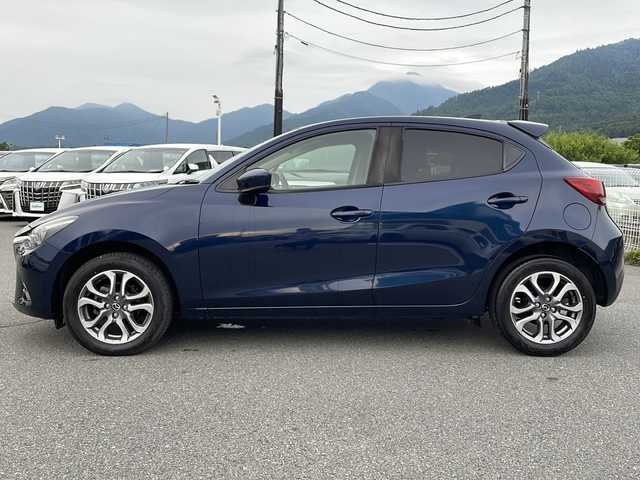 マツダ デミオ XD ツーリング Lパッケージ 山梨県 2016(平28)年 4.5万km ディープクリスタルブルーマイカ 純正ＳＤナビ　/フルセグＴＶ　/バックカメラ　/純正ビルトインＥＴＣ　/ＵＳＢ　/ＣＤ　/Ｂｌｕｅｔｏｏｔｈ　/ドラレコ　/ハーフレザーシート　/前席シートヒーター　/横滑り防止装置　/レーンキープアシスト　/オートエアコン