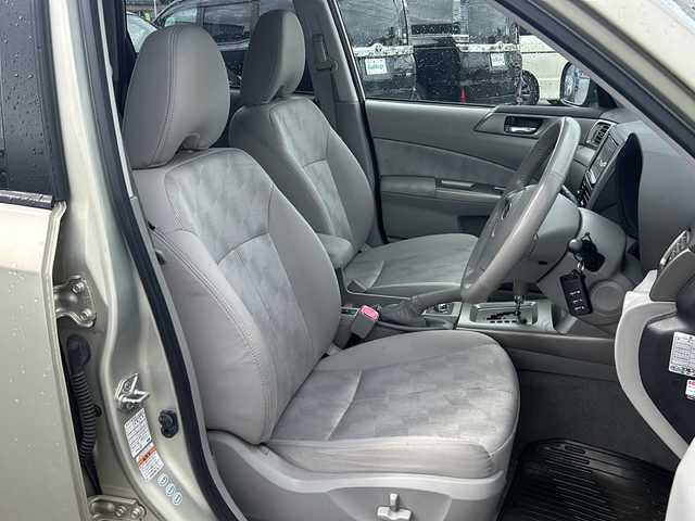 スバル フォレスター 2．0XT プラチナセレクション 石川県 2010(平22)年 11万km サンライトゴールドオパール 4WD/社外HDDナビゲーション/【CD・DVD・Bluetooth・フルセグTV・SD・HDD】/オートクルーズコントロール/社外AW17インチ冬タイヤ有/サンルーフ/シートヒーター/プッシュスタート/・スマートキー/・スペアキー1本/純正フロアマット/取扱説明書