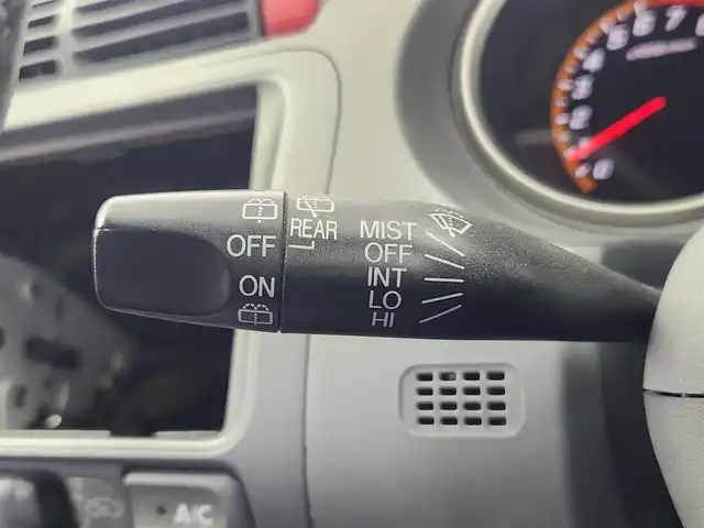 ホンダ フィット 1．5A 愛知県 2004(平16)年 14.5万km サテンシルバーメタリック ドライブレコーダー/純正AW/革巻きステアリング/ETC/AC