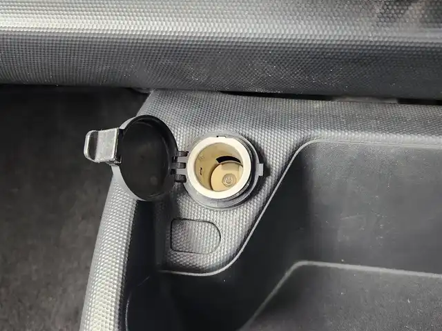 ホンダ フィット 1．5A 愛知県 2004(平16)年 14.5万km サテンシルバーメタリック ドライブレコーダー/純正AW/革巻きステアリング/ETC/AC