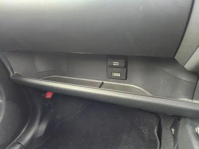 ホンダ フィット 1．5A 愛知県 2004(平16)年 14.5万km サテンシルバーメタリック ドライブレコーダー/純正AW/革巻きステアリング/ETC/AC