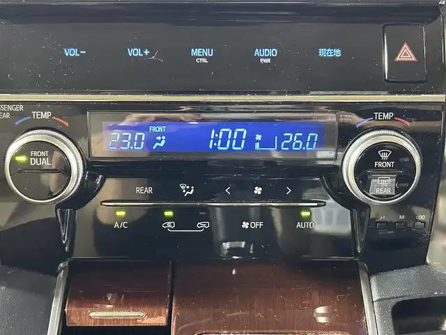 トヨタ ヴェルファイア X 佐賀県 2016(平28)年 14.2万km ブラック 純正ＳＤナビ　/フリップダウンモニター　/４ＷＤ　/横滑り防止　/先行車発進告知機能　/前後コーナーセンサー　/アイドリングストップ　/電動パーキングブレーキ　/ブレーキホールド　/片側パワスラ　/バックカメラ/社外18インチアルミ/純正フロアマット/オートライト/電格ミラー