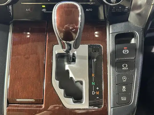 トヨタ ヴェルファイア X 佐賀県 2016(平28)年 14.2万km ブラック 純正ＳＤナビ　/フリップダウンモニター　/４ＷＤ　/横滑り防止　/先行車発進告知機能　/前後コーナーセンサー　/アイドリングストップ　/電動パーキングブレーキ　/ブレーキホールド　/片側パワスラ　/バックカメラ/社外18インチアルミ/純正フロアマット/オートライト/電格ミラー