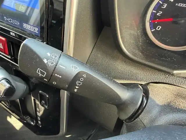 トヨタ タンク カスタムG－T 京都府 2019(平31)年 7.7万km ブラックマイカメタリック ・SDナビ(NSZT-Y68T)/　バックカメラ/　サイドカメラ/　マルチアラウンドビューモニター/　CD/DVD再生/　SD再録/　Bluetooth/・シートヒーター(D/N席)/・パーキングセンサー/・衝突軽減システム/・横滑り防止/・クルーズコントロール/・ステアリングリモコン/・ETC/・純正マット/・純正バイザー/・取説