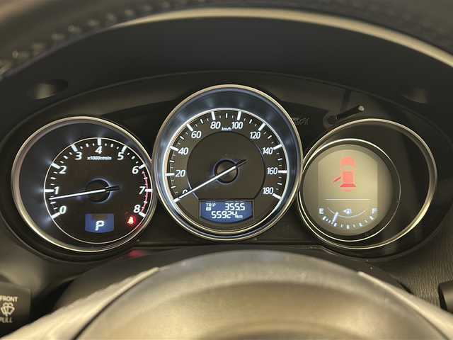 マツダ ＣＸ－５ 25S プロアクティブ 道央・札幌 2015(平27)年 5.6万km クリスタルホワイトパールマイカ ・４ＷＤ/・寒冷地仕様/・マツダ純正ナビ（TV/DVD/AM/FM/BT）/・バックカメラ/・クリアランスソナー/・衝突軽減ブレーキ/・車間認知支援システム/・ブラインドスポットモニタリング/・トラクションコントロール/・どD/AM/FM/BT）/・バックカメラ/・ソナー前後/・衝突軽減ブレーキ/・車間認知支援システム/・ブラインドスポットモニタリング/・トラクションコントロール/・ドライバーアテンションアラート/・クルーズコントロール（追従機能付）/・ステアリングスイッチ/・電動パーキングブレーキ/・ＢＯＳＥサウンドシステム/・ＵＳＢポート×２/・LEDヘッドライト/・フォグランプ/・オートライト/・ヘッドランプウォッシャー/・社外ETC/・社外ドライブレコーダー/・純正エンジンスターター/・スマートキー/・スペアキー/・プッシュスタート