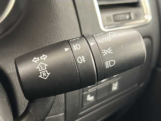 マツダ ＣＸ－５ 25S プロアクティブ 道央・札幌 2015(平27)年 5.6万km クリスタルホワイトパールマイカ ・４ＷＤ/・寒冷地仕様/・マツダ純正ナビ（TV/DVD/AM/FM/BT）/・バックカメラ/・クリアランスソナー/・衝突軽減ブレーキ/・車間認知支援システム/・ブラインドスポットモニタリング/・トラクションコントロール/・どD/AM/FM/BT）/・バックカメラ/・ソナー前後/・衝突軽減ブレーキ/・車間認知支援システム/・ブラインドスポットモニタリング/・トラクションコントロール/・ドライバーアテンションアラート/・クルーズコントロール（追従機能付）/・ステアリングスイッチ/・電動パーキングブレーキ/・ＢＯＳＥサウンドシステム/・ＵＳＢポート×２/・LEDヘッドライト/・フォグランプ/・オートライト/・ヘッドランプウォッシャー/・社外ETC/・社外ドライブレコーダー/・純正エンジンスターター/・スマートキー/・スペアキー/・プッシュスタート