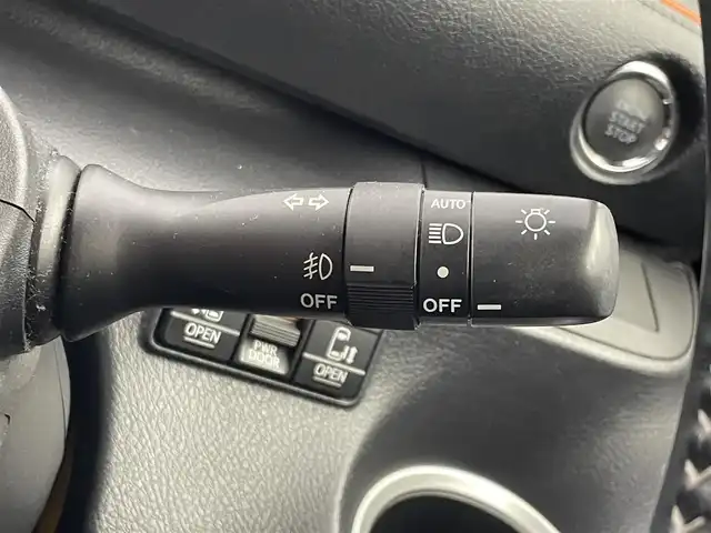 トヨタ シエンタ G クエロ 埼玉県 2019(令1)年 3.4万km ホワイトパールクリスタルシャイン 社外ナビ （ワンセグTV/DVD/CD/SD/チューナー）/オートエアコン　/両側パワースライドドア /バックカメラ　/ドラレコ　/ETC /アイドリングストップ　/スマートキー/プッシュスタート　/フロアマット　/社外15インチアルミホイール　/LEDヘッドライト/オートハイビーム/衝突軽減ブレーキ