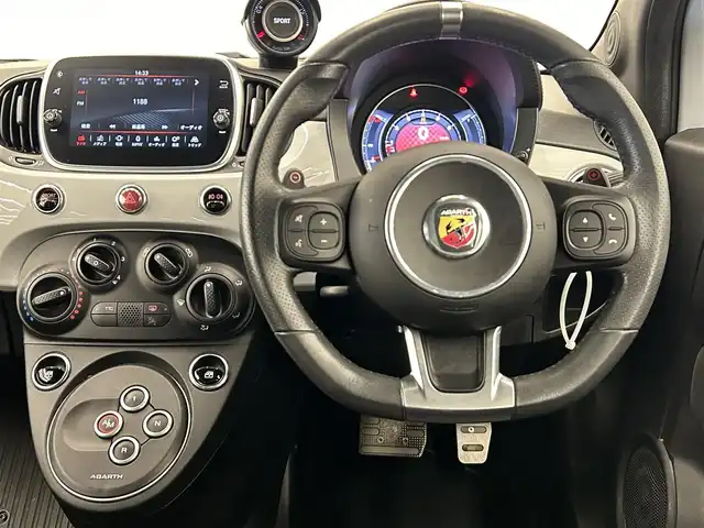 アバルト ５９５ 岡山県 2019(平31)年 1.8万km Gligio Campovolo アバルト純正ディスプレイオーディオ/USB　Bluetooth/マニュアルエアコン　/ステリングS/W/ブーストメーター/スポーツモード/純正アルミ/純正フロアマット/TTC/バイキセノン/アップルカープレイ/フォグライト/コーナーセンサー