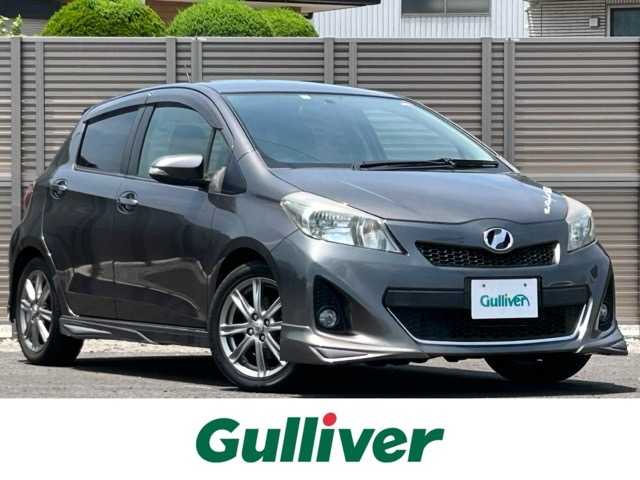 トヨタ ヴィッツ RS 千葉県 2011(平23)年 7.1万km グレーメタリック 社外ナビ/フルセグテレビ/Bluetooth/iPod接続/CD/DVD/SD再生/ETC/電動格納ウィンカーミラー/オートライト/オートエアコン/スマートキー/プッシュスタート/Wエアバッグ/革巻きステアリング/純正フロアマット/純正１６インチアルミホイール/ドアバイザー/フロントフォグランプ/保証書/取扱説明書