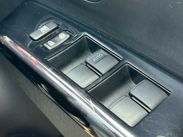 トヨタ ヴィッツ RS 千葉県 2011(平23)年 7.1万km グレーメタリック 社外ナビ/フルセグテレビ/Bluetooth/iPod接続/CD/DVD/SD再生/ETC/電動格納ウィンカーミラー/オートライト/オートエアコン/スマートキー/プッシュスタート/Wエアバッグ/革巻きステアリング/純正フロアマット/純正１６インチアルミホイール/ドアバイザー/フロントフォグランプ/保証書/取扱説明書