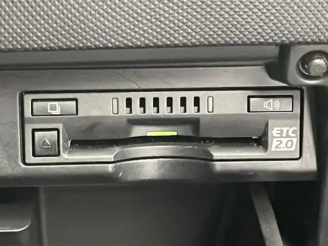 トヨタ エスティマ アエラス プレミアム 埼玉県 2017(平29)年 9.1万km ホワイトパールクリスタルシャイン 純正１０インチナビ　/ CD DVD フルセグTV Bluetooth/フリップダウンモニター　/バックカメラ　/クルーズコントロール　/両側パワースライドドア/ハーフレザー　/純正アルミホイール　/オートライト　/スマートキー　/LEDヘッドライト　/ビルトインETC2.0