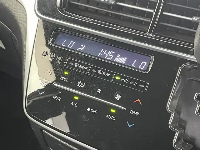 トヨタ エスティマ アエラス プレミアム 埼玉県 2017(平29)年 9.1万km ホワイトパールクリスタルシャイン 純正１０インチナビ　/ CD DVD フルセグTV Bluetooth/フリップダウンモニター　/バックカメラ　/クルーズコントロール　/両側パワースライドドア/ハーフレザー　/純正アルミホイール　/オートライト　/スマートキー　/LEDヘッドライト　/ビルトインETC2.0