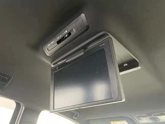 トヨタ エスティマ アエラス プレミアム 埼玉県 2017(平29)年 9.1万km ホワイトパールクリスタルシャイン 純正１０インチナビ　/ CD DVD フルセグTV Bluetooth/フリップダウンモニター　/バックカメラ　/クルーズコントロール　/両側パワースライドドア/ハーフレザー　/純正アルミホイール　/オートライト　/スマートキー　/LEDヘッドライト　/ビルトインETC2.0