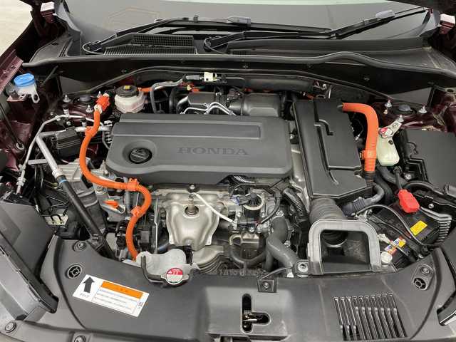 ホンダ ＺＲ－Ｖ ハイブリッド e:HEV Z 新潟県 2023(令5)年 2.6万km ワイン ４WD/プッシュスタート/スペアキー1本/スマートキー/ディスプレイオーディオ/全周囲カメラ/フルセグ/ドライブレコーダー前後/パワーシート　D席/N席/純正アルミ18インチ/ミラーヒーター/置くだけ充電/衝突被害軽減システム/レーンキープアシスト/LEDライト/新車時保証書/取扱説明書