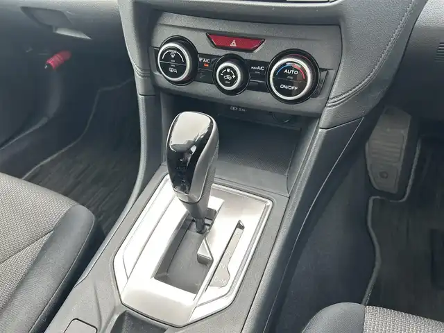 スバル インプレッサ スポーツ 1．6i－Lアイサイト 東京都 2019(令1)年 2万km アイスシルバーメタリック 純正ナビ/・Bluetooth/TV/CD/DVD/USB/EyeSight/・プリクラッシュブレーキ/・ツーリングアシスト/・全車速追従機能付きクルーズコントロール/・車線中央維持　先行車追従操舵機能/・車線逸脱抑制機能/・AT誤発進抑制機能/・AT誤後進抑制機能/・車線逸脱警報/・ふらつき警報/・先行車発進お知らせ/・定速クルーズコントロール/・後退時ブレーキアシスト/オートライト/バックカメラ/ブラインドスポットモニター/電動格納ミラー/横滑り防止装置/盗難防止装置/コーナーセンサー/16インチ純正ホイール/ETC/取扱説明書/保証書