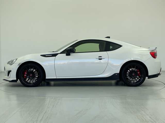 スバル ＢＲＺ STIスポーツ 愛知県 2018(平30)年 5万km クリスタルホワイトP STIエアロ/STIリップスポイラー/ブレンボ製17インチディスクキャリパー/７インチメモリーナビ/・フルセグＴＶ/・Bluetooh/バックカメラ/ハーフレザーシート/前席シートヒーター/純正フロアマット/クルーズコントロール/ＬＥＤヘッドライト/前方ドライブレコーダー/LEDヘッドライト/brembo製17インチディスクキャリパー/スマートキー/スペアキー/プッシュスタート