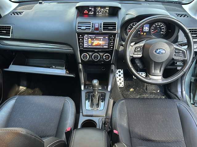 スバル フォレスター S－リミテッド 道央・札幌 2015(平27)年 5.8万km ジャスミングリーンM メーカーOP純正ナビ/純正夏AWセット積み込み/ワンオーナー/ETC/ドラレコ/ハーフレザーシート/前席パワーシート/前席シートヒーター/フルセグTV/バックカメラ