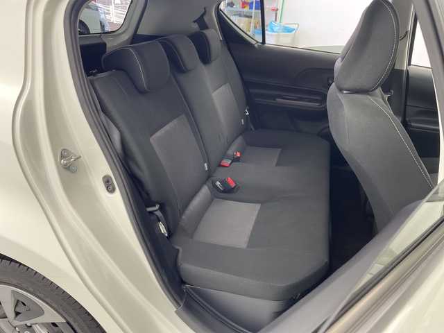 トヨタ アクア S スタイルブラック 愛知県 2021(令3)年 10.8万km ホワイトパールクリスタルシャイン ワンオーナー/純正７インチナビ（NSZT-W68T）/・CD/DVD/・フルセグ/・Bluetooth/全方位カメラ/ビルトインETC/社外ドライブレコーダー前後/シートヒーター/プリクラッシュセーフティ/レーンディパーチャーアラート/前後コーナーセンサー/横滑り防止/オートライト/オートエアコン/プッシュスタート/取説・保証書あり/スペアキー１本