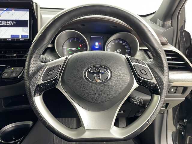 トヨタ Ｃ－ＨＲ G－T 道央・札幌 2017(平29)年 2.5万km ブラックマイカ ・4WD/・寒冷地仕様/・純正SDナビ/  (BT&CD&DVD&フルセグ/・衝突軽減/・ブラインドスポットモニター/・横滑り防止装置/・レーンキープアシスト/・前後コーナーセンサー/・バックカメラ/・フロントカメラ/・クルーズコントロール/・オートライト/・オートマチックハイビーム/・LEDヘッドライト/・防眩インナーミラー/・ドアミラーヒーター/・パドルシフト/・シートヒーター/・スマートキー/・パワーウィンドウ/・パワーステアリング