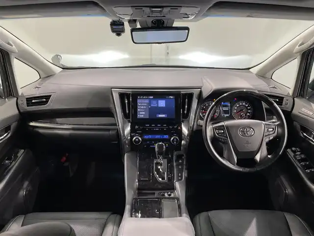 トヨタ アルファード S Cパッケージ 愛知県 2020(令2)年 2.5万km ブラック 純正ナビ/・AM/FM/CD/DVD/Bluetooth/・フルセグテレビ/Toyota Safety Ssnse/・プリクラッシュセーフティ/・レーンキープアシスト/・ロードサインアシスト/・レーダークルーズコントロール/・先行車発進告知機能/ブラインドスポットモニター/リヤクロストラフィックアラート/パーキングサポートブレーキ/フリップダウンモニター/クリアランスソナー/デジタルインナーミラー/サンルーフ/電動パワースライド/電動リアゲート/電動パーキング/プッシュスタートボタン/スマートキー/スペアキー/オートライト/オートマチックハイビーム/ダブルエアコン/モデリスタエアロ/オットマン/ETC/ドライブレコーダー/レザーシート/シートメモリ/パワーシート（D席＋N席＋セカンドシート）/純正LEDヘッドライト/純正18インチアルミホイル/フロアマット/保証書/取扱説明書