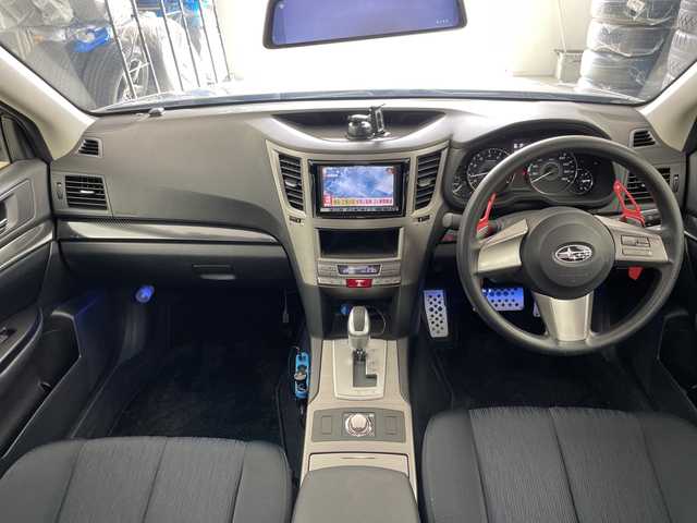 スバル レガシィ Ｂ４ 2．5i 道央・札幌 2011(平23)年 10.7万km スティールシルバーメタリック ・４WD/・社外ナビ/・DVD.CD.SD.フルセグ/・パドルシフト/・SIドライブ/・デジタルインナーミラー/・LEDライト/・ETC