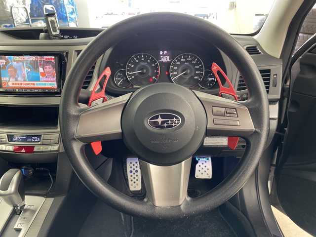 スバル レガシィ Ｂ４ 2．5i 道央・札幌 2011(平23)年 10.7万km スティールシルバーメタリック ・４WD/・社外ナビ/・DVD.CD.SD.フルセグ/・パドルシフト/・SIドライブ/・デジタルインナーミラー/・LEDライト/・ETC