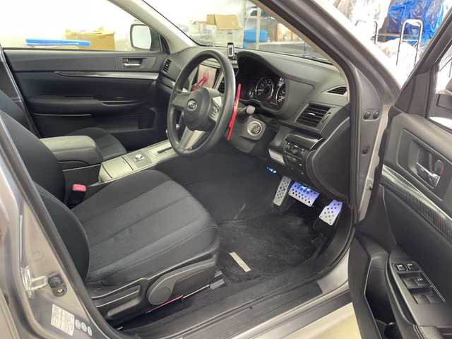 スバル レガシィ Ｂ４ 2．5i 道央・札幌 2011(平23)年 10.7万km スティールシルバーメタリック ・４WD/・社外ナビ/・DVD.CD.SD.フルセグ/・パドルシフト/・SIドライブ/・デジタルインナーミラー/・LEDライト/・ETC