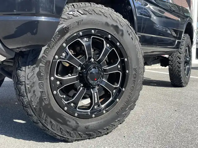 スズキ ジムニー クロスアドベンチャー 栃木県 2012(平24)年 13.5万km ブルーイッシュブラックパール3 リフトアップ/MKW　MK-46アルミホイール /ヨコハマジオランダータイヤ /LEDサンダーデカール /Bratオリジナルウイング /ケンウッドナビ【MDV-D706BT】 /CD/DVD/Bluetooth/フルセグTV/バックカメラ/D席シートヒーター　/ETC　/スタッドレスタイヤ4本積み込み/純正コイル等有