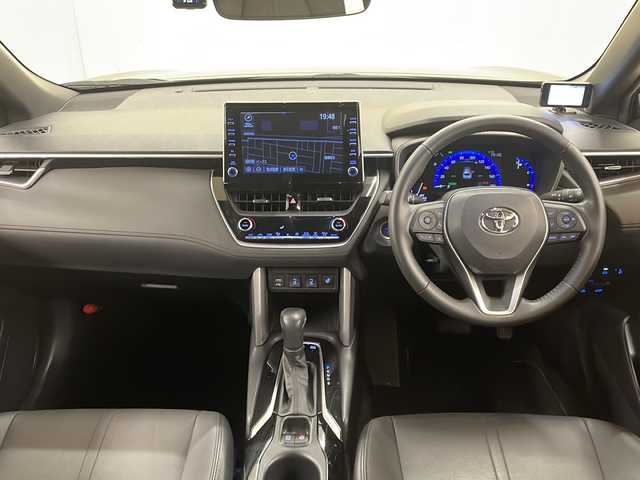 トヨタ カローラ クロス ハイブリッド Z 道央・札幌 2022(令4)年 1.9万km アティチュードブラックマイカ /４WD//純正フルセグナビ/（AM/FM/BT）//トヨタセーフティセンス//レーダークルーズコントロール//プリクラッシュセーフティ//オートライト//コーナーセンサー//レーンキープアシスト//ブラインドスポットモニター//バックカメラ//EVモード//ハーフレザーシート//ビルトインETC//純正エンジンスターター//スペアキー1本//モデリスタエアロ//純正18インチAW//ドアバイザー//ルーフレール//ガラスルーフ//フォグライト//ハンドルヒーター//寒冷地仕様