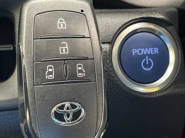 トヨタ シエンタ ハイブリッド Z 茨城県 2023(令5)年 3.1万km アーバンカーキ 禁煙車/純正メモリナビ付ディスプレイオーディオ/アップルカープレイ/AndroidAuto/Bluetooth/フルセグＴＶ/アラウンドビューモニター/両側パワースライドドア/ブラインドスポットモニター/前後コーナーセンサー/純正ビルトインETC2.0/シートヒーター/ステアリングヒーター/レーダークルーズコントロール/レーンキープアシスト/パーキングアシスト/衝突被害軽減システム/盗難防止装置/アイドリングストップ/LEDオートヘッドライト/オートマチックハイビーム/USB入力端子/タイプC入力端子/純正15インチアルミホイール/純正フロアマット/エンジンプッシュスタート/スマートキー