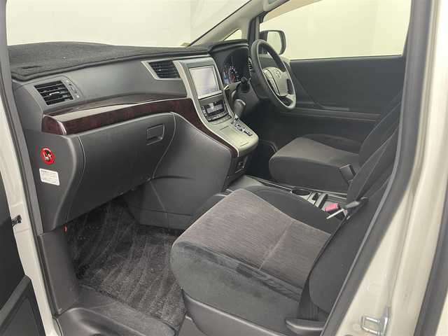 トヨタ ヴェルファイア 2．4Z 埼玉県 2013(平25)年 8万km ホワイトパールクリスタルシャイン 純正7型ナビ（BT/フルTV/AM/FM/CD）/バックカメラ/10型フリップダウンモニター/トヨタセーフティーセンス/両側パワースライドドア/前後コーナーセンサー/純正18インチアルミホイール/純正フロアマット/社外前後ドラレコ/キセノンライト