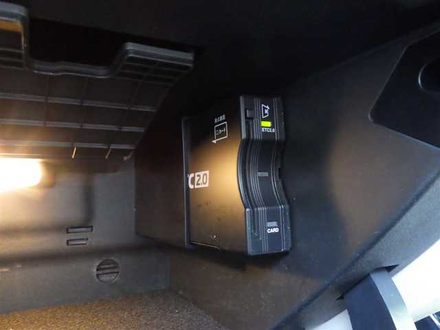 メルセデス・ベンツ ＣＬＡ２００ｄ 静岡県 2020(令2)年 3.2万km マウンテングレー アクティブブレーキアシスト/アクティブレーンキーピングアシスト/レーンチェンジアシスト/ブラインドスポットアシスト/アテンションアシスト/ヘッドアップディスプレイ/ホワイトレザーシート/前席パワーシート/シートヒーター/純正ナビ/地デジTV/【Bluetooth接続】/360°カメラ/ドライブレコーダー/ディストロニック/革巻きステアリング/ステアリングスイッチ/パドルシフト/ETC（2.0）/LEDヘッドライト/フォグライト/ウインカーミラー/パークトロニック/純正18インチアルミホイル/サイド/カーテンエアバッグ/キーレスゴー