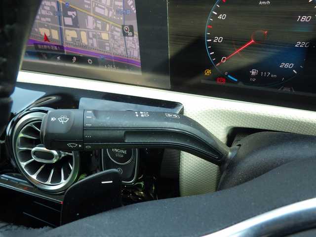メルセデス・ベンツ ＣＬＡ２００ｄ 静岡県 2020(令2)年 3.2万km マウンテングレー アクティブブレーキアシスト/アクティブレーンキーピングアシスト/レーンチェンジアシスト/ブラインドスポットアシスト/アテンションアシスト/ヘッドアップディスプレイ/ホワイトレザーシート/前席パワーシート/シートヒーター/純正ナビ/地デジTV/【Bluetooth接続】/360°カメラ/ドライブレコーダー/ディストロニック/革巻きステアリング/ステアリングスイッチ/パドルシフト/ETC（2.0）/LEDヘッドライト/フォグライト/ウインカーミラー/パークトロニック/純正18インチアルミホイル/サイド/カーテンエアバッグ/キーレスゴー
